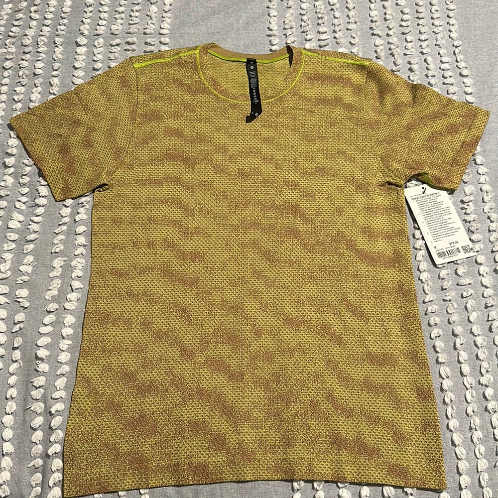 NWT Lululemon Metal Vent Breath T Shirt size M